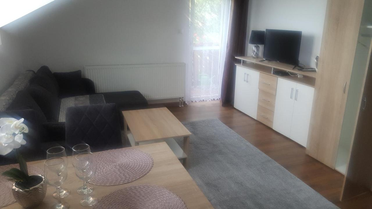 Apartman Zlata Rybka Podhájska Екстериор снимка
