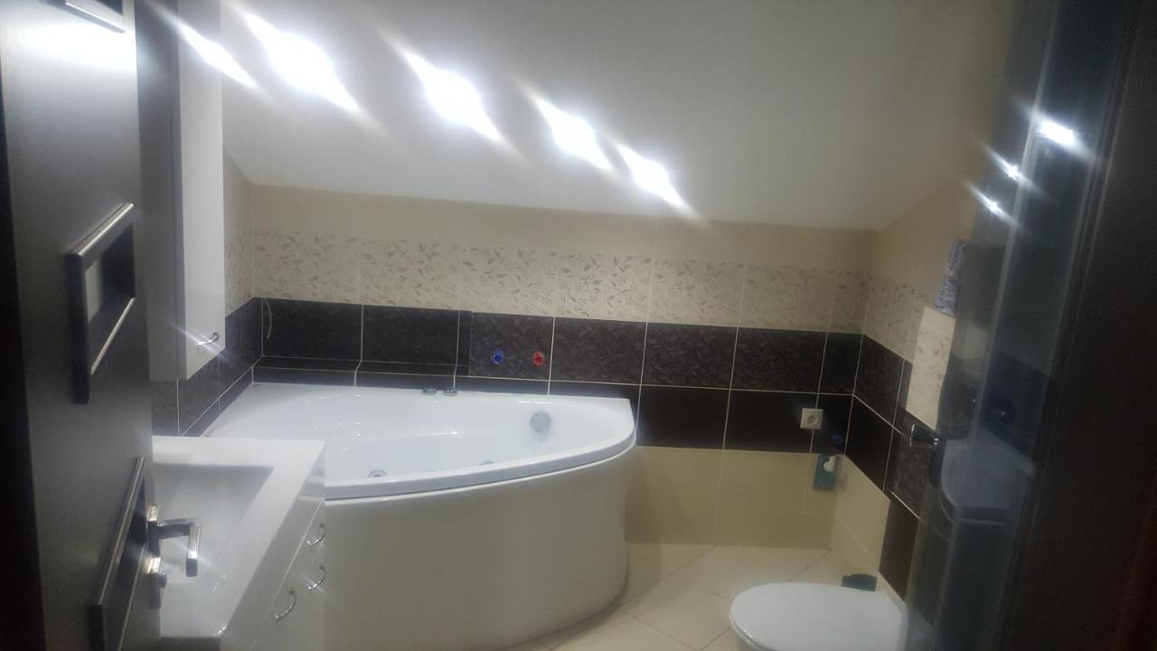 Apartman Zlata Rybka Podhájska Екстериор снимка