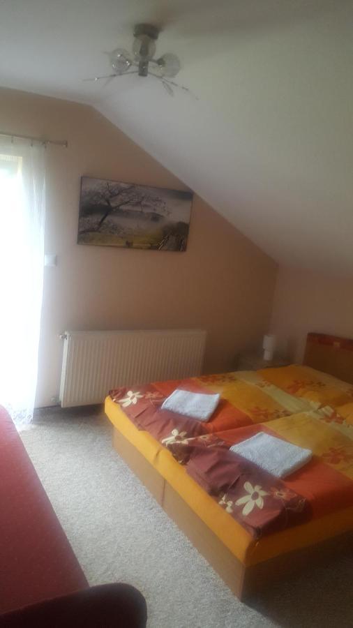 Apartman Zlata Rybka Podhájska Екстериор снимка