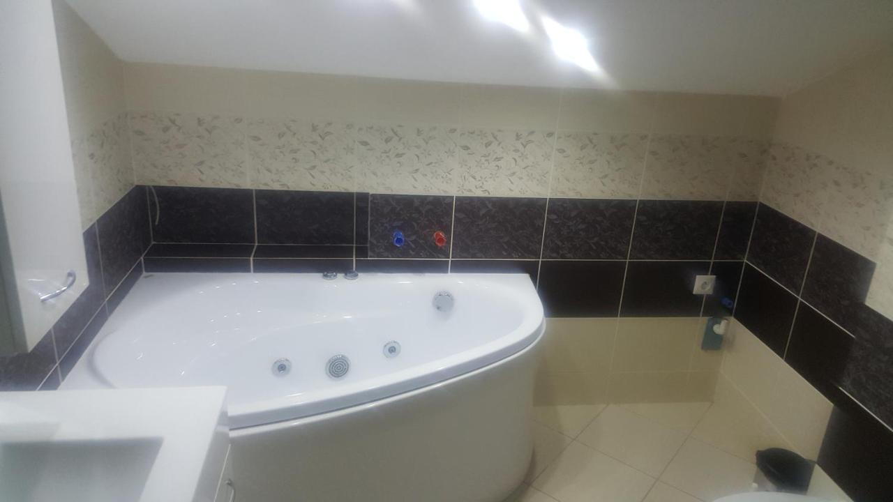 Apartman Zlata Rybka Podhájska Екстериор снимка